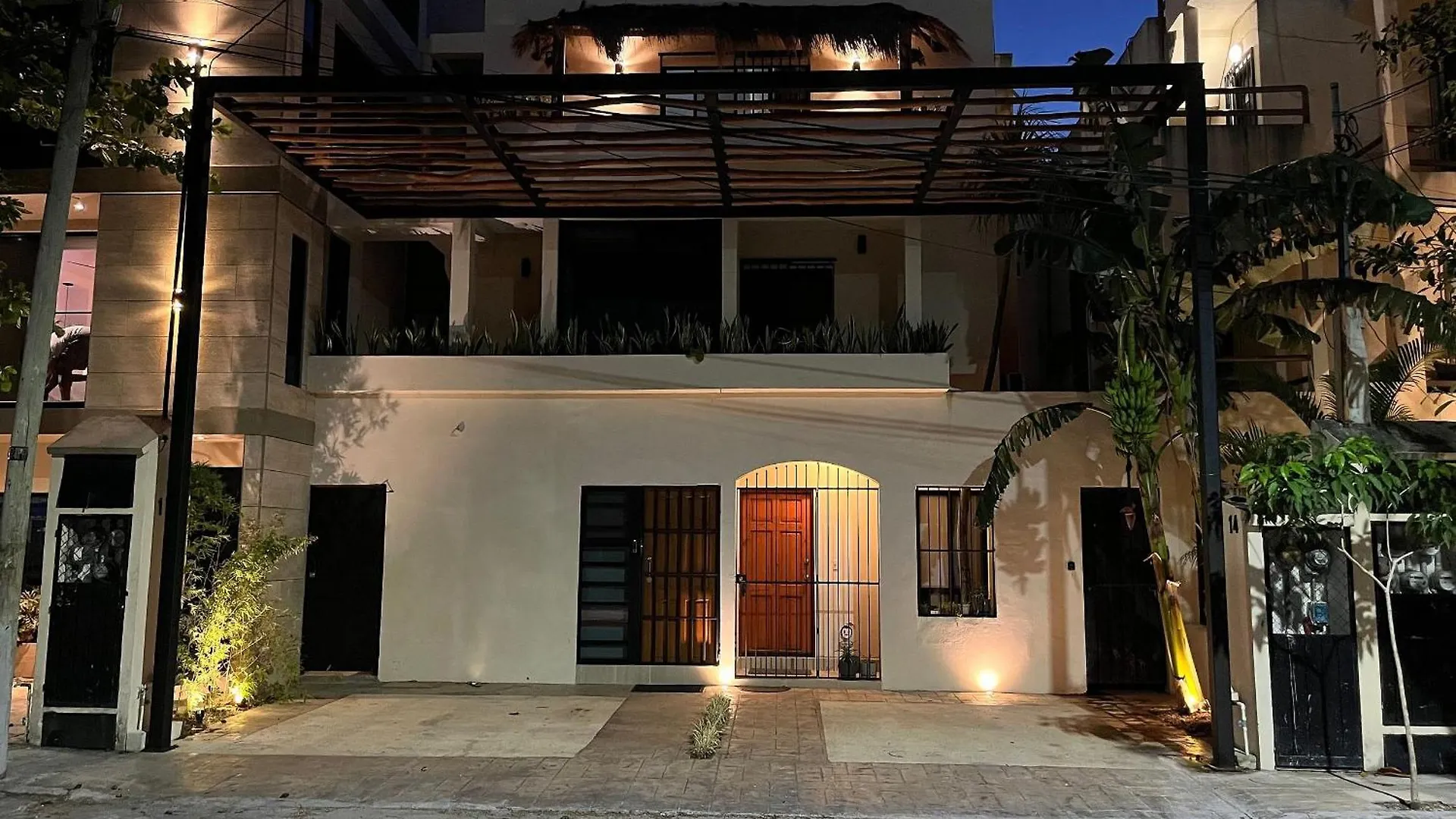 Beautiful, Comfortable And Great Location Studio location